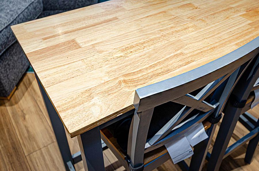 Apt        The Mount