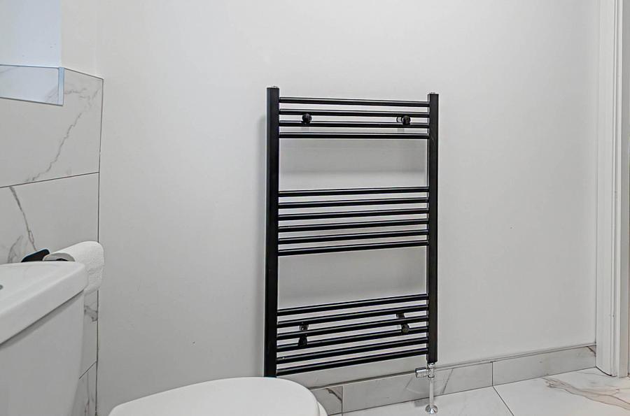 Apt        The Mount