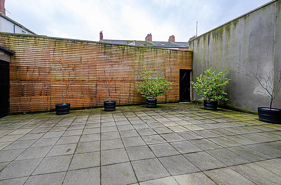 Apt        The Mount