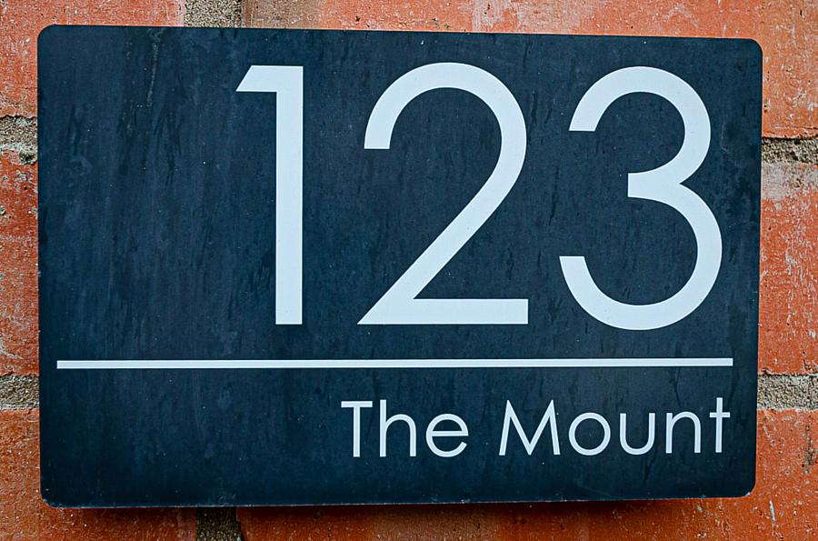 Apt        The Mount