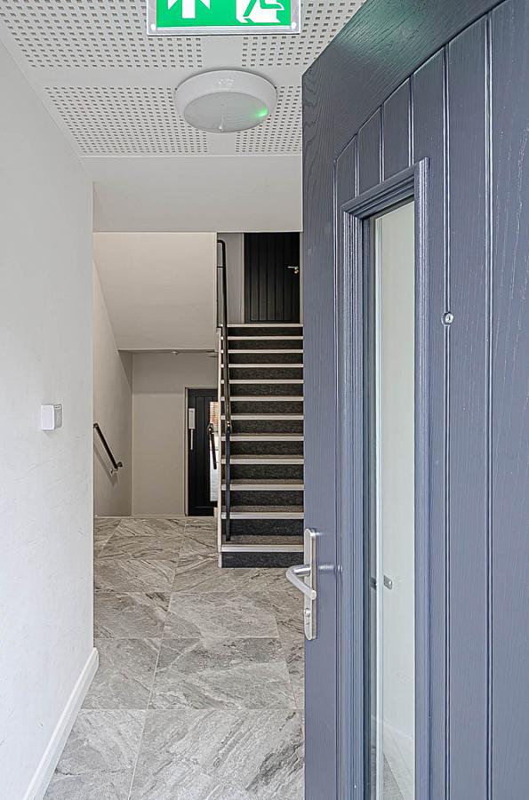 Apt        The Mount