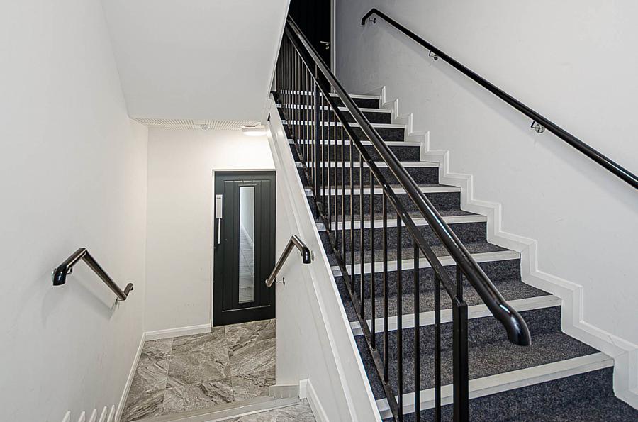 Apt        The Mount