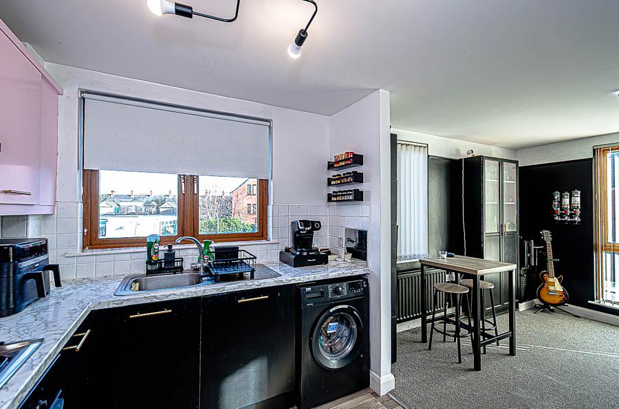 Apt 1 Cherryville Street