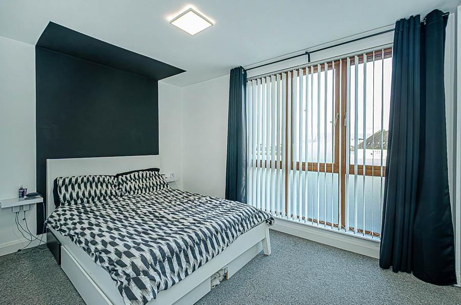 Apt 1 Cherryville Street