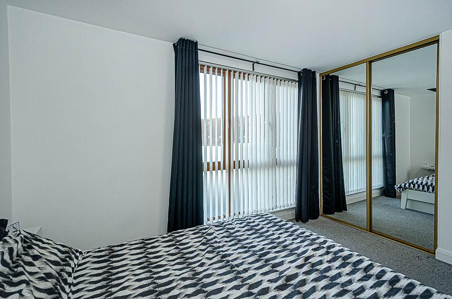 Apt 1 Cherryville Street