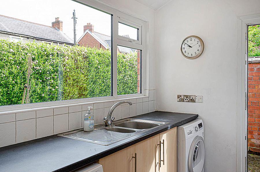 2 Gibson Park Gardens