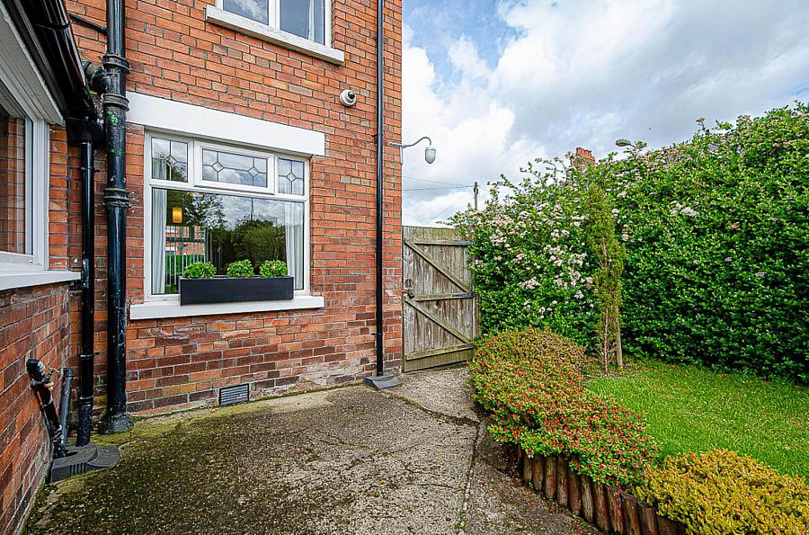 2 Gibson Park Gardens