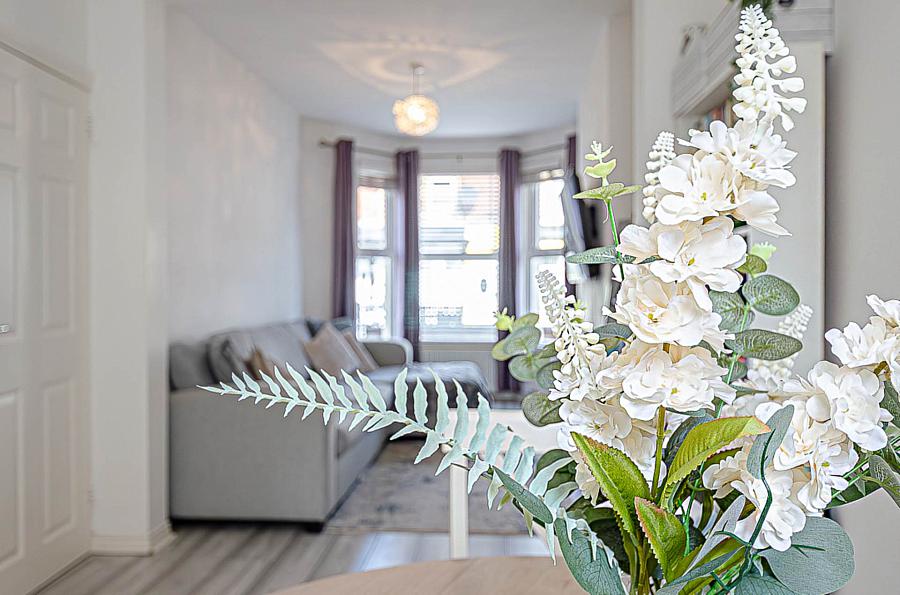 9 Willowfield Gardens