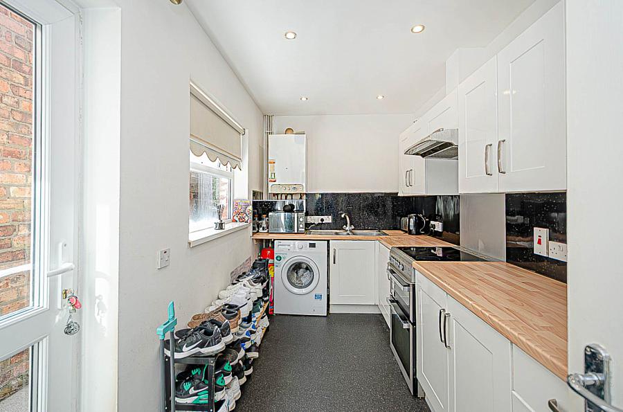 9 Willowfield Gardens