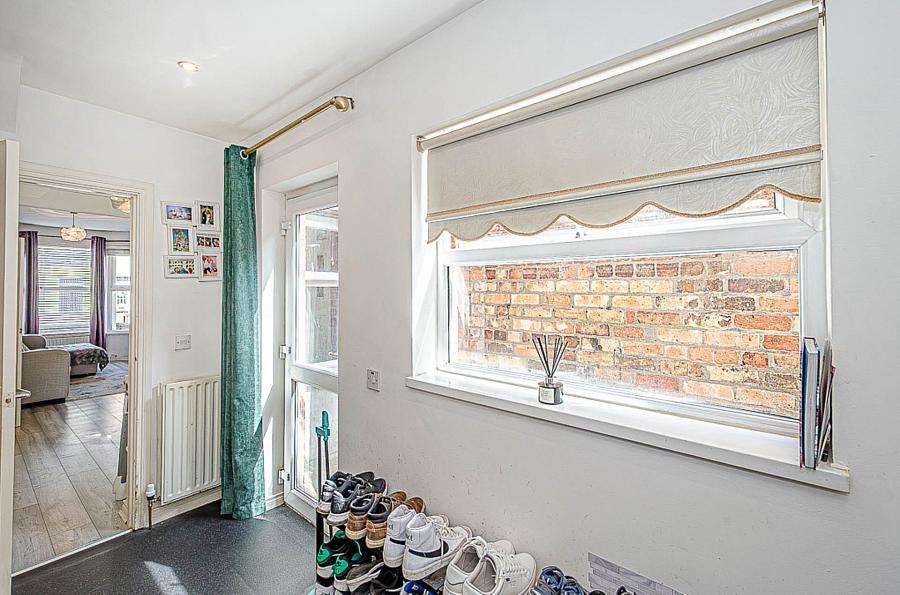 9 Willowfield Gardens