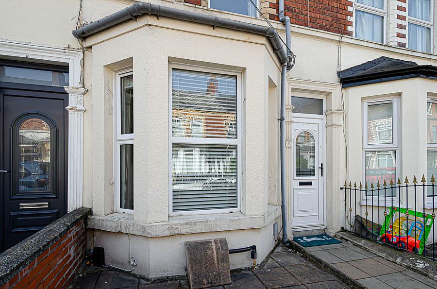 9 Willowfield Gardens