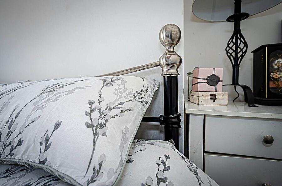 9 Willowfield Gardens