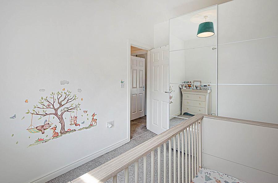 9 Willowfield Gardens