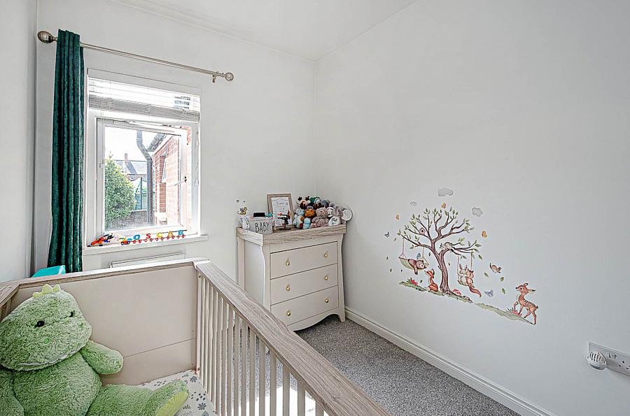 9 Willowfield Gardens