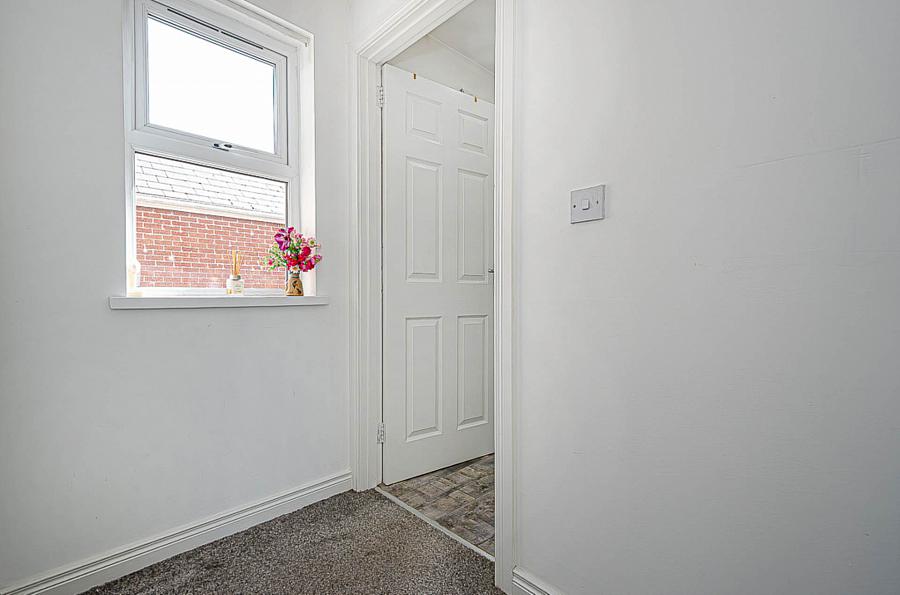 9 Willowfield Gardens