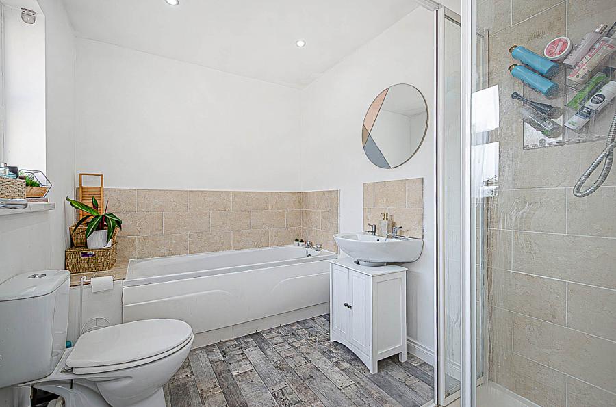 9 Willowfield Gardens