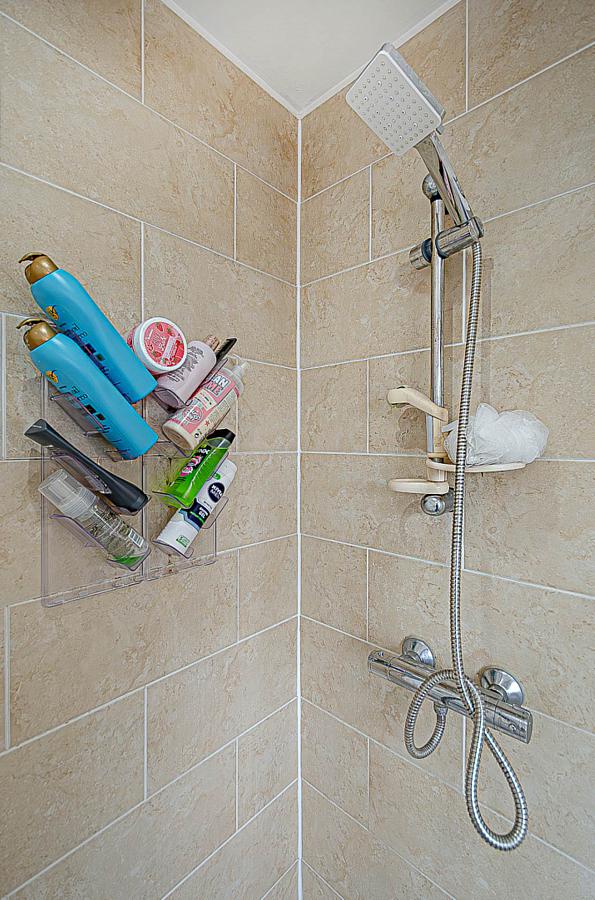 9 Willowfield Gardens