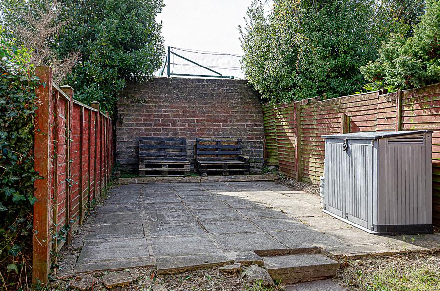 9 Willowfield Gardens