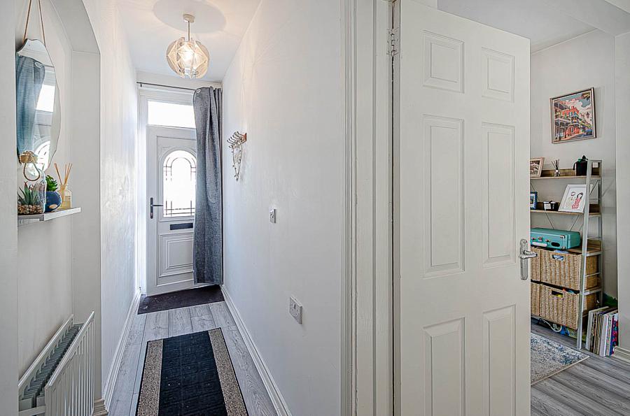 9 Willowfield Gardens