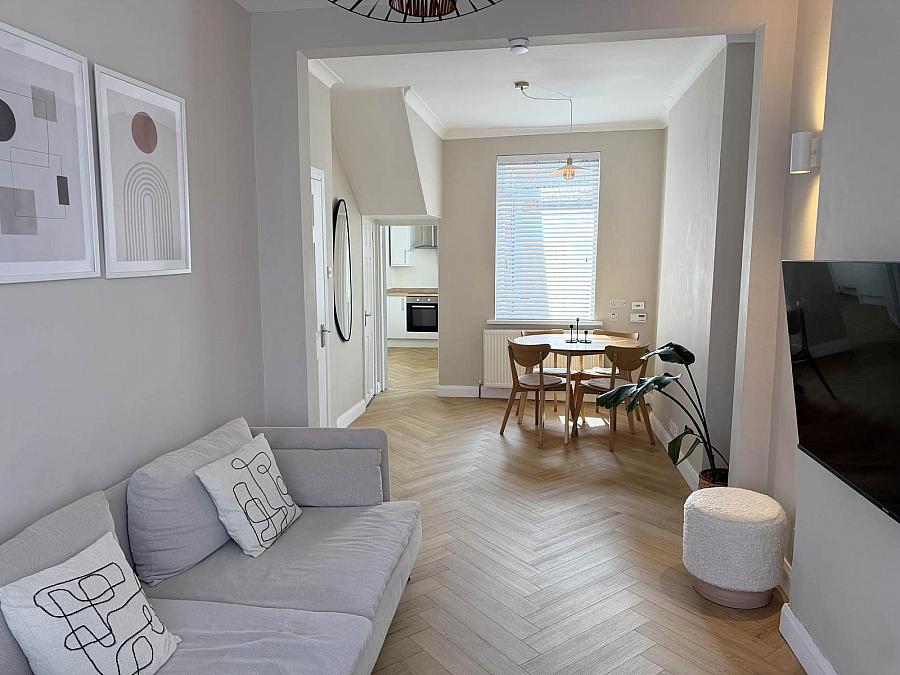 64 Oberon Street