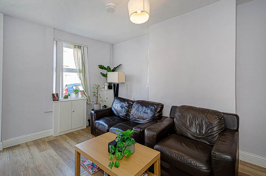 14 Bloomfield Street