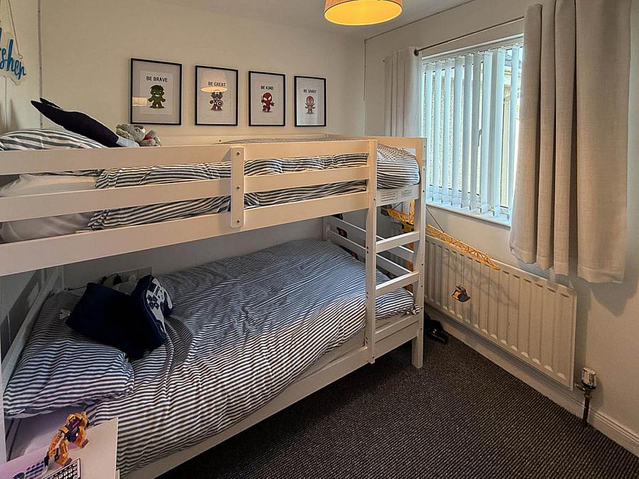 2 Abbey Close