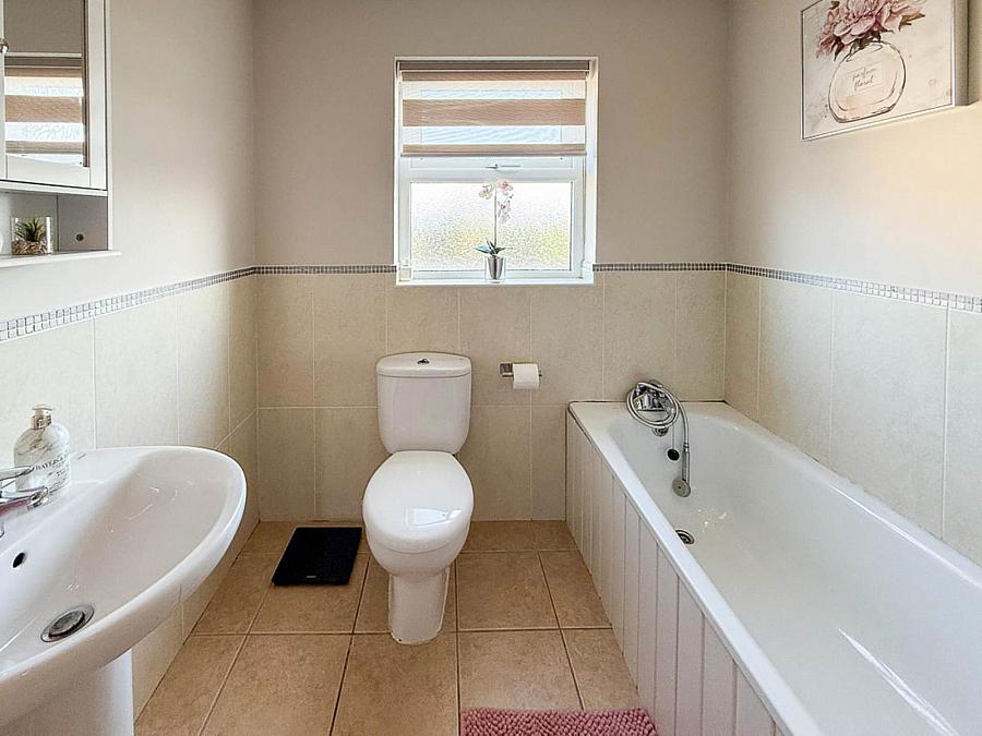 2 Abbey Close