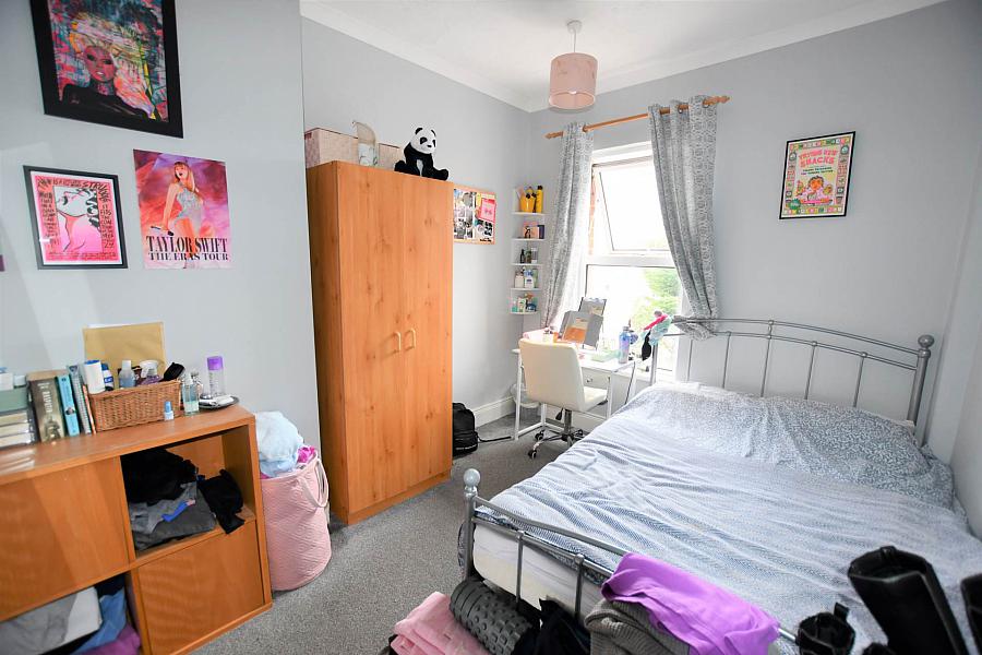 154 Ravenhill Avenue