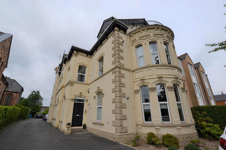 Apt 5, 23 Knock Road