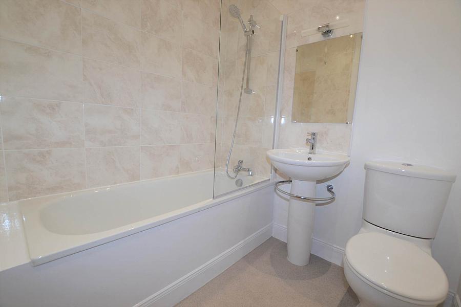 Apt 5, 23 Knock Road