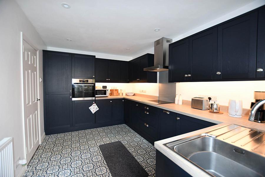 2 Belmont Mews