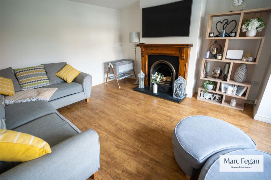 33 Silverwood Leaves