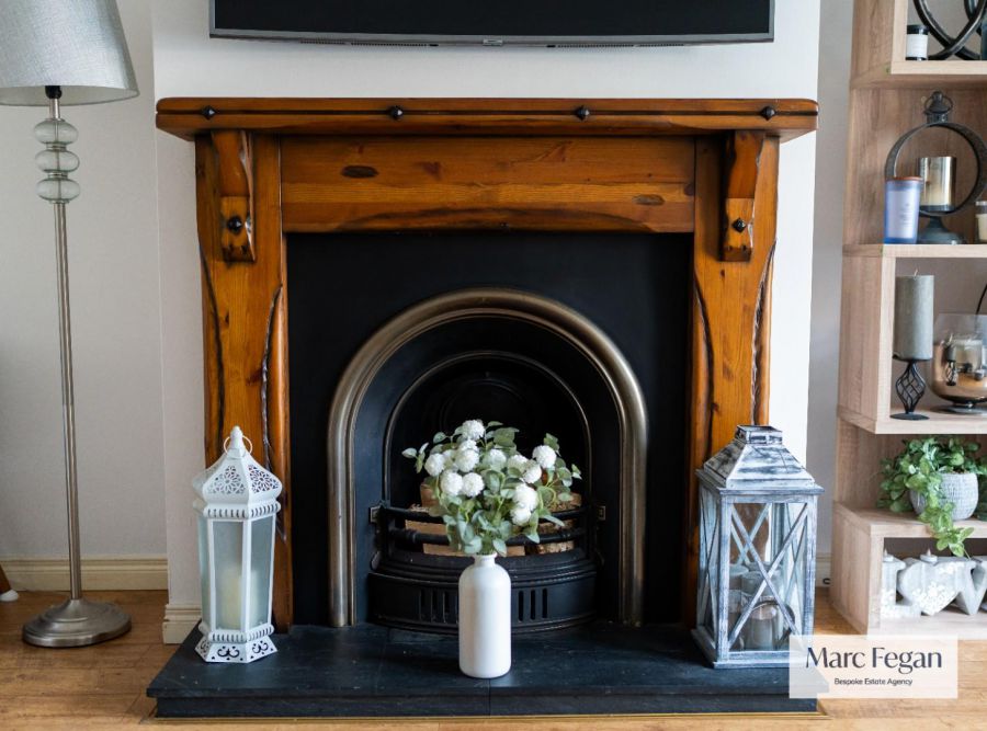 33 Silverwood Leaves