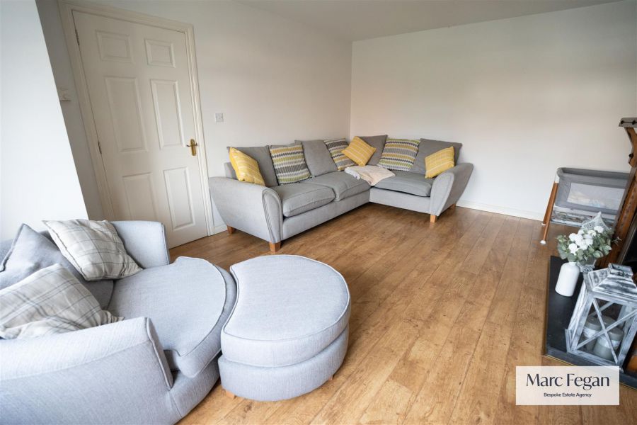 33 Silverwood Leaves