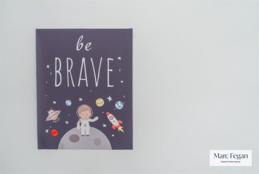 33 Silverwood Leaves