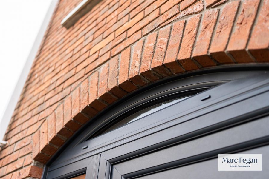 33 Silverwood Leaves