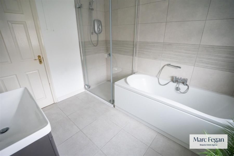 33 Silverwood Leaves