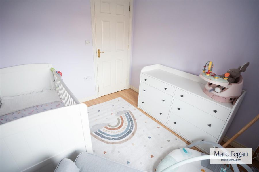 33 Silverwood Leaves