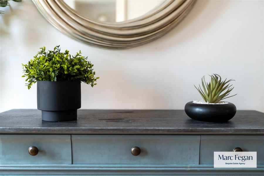 33 Silverwood Leaves