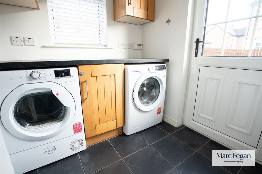 33 Silverwood Leaves