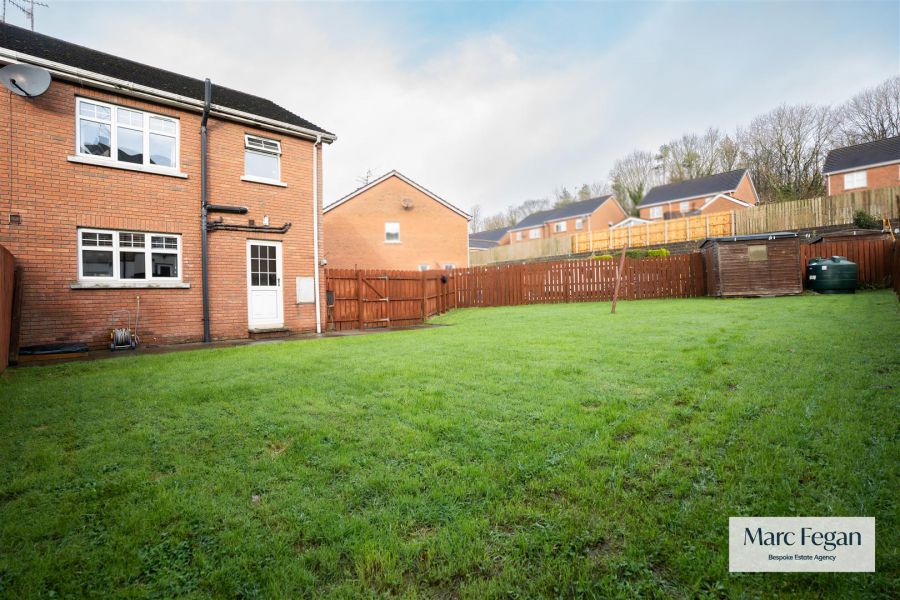 33 Silverwood Leaves