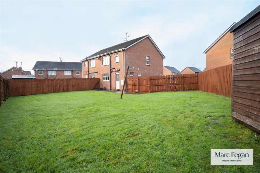 33 Silverwood Leaves