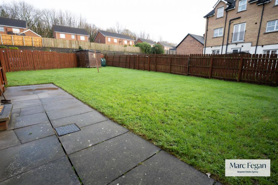 33 Silverwood Leaves