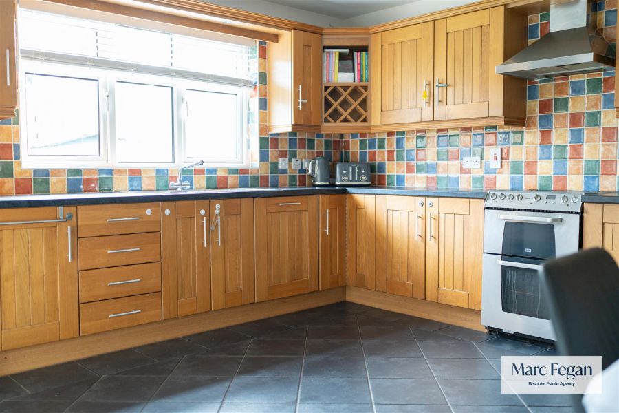 33 Silverwood Leaves