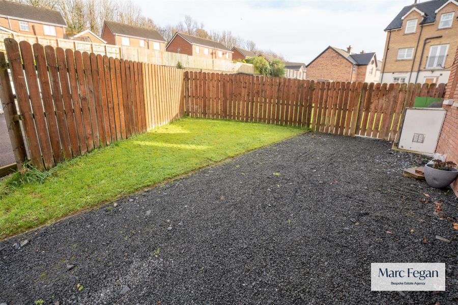 33 Silverwood Leaves