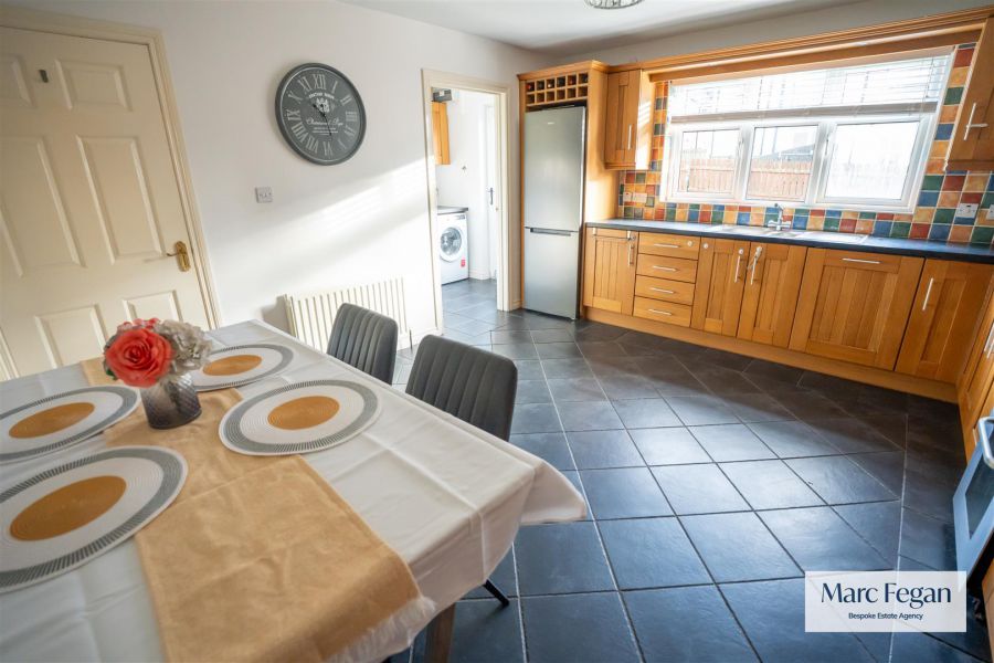 33 Silverwood Leaves