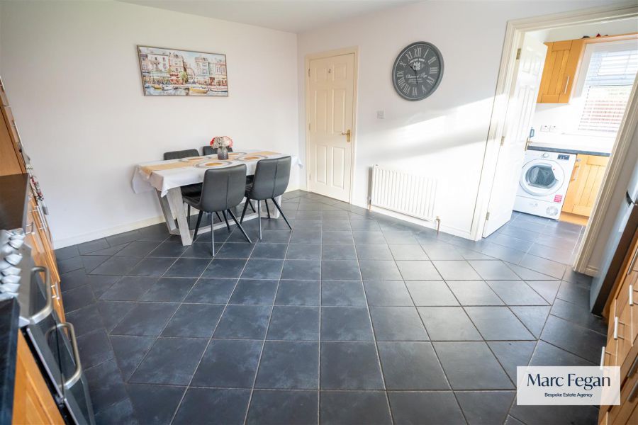 33 Silverwood Leaves