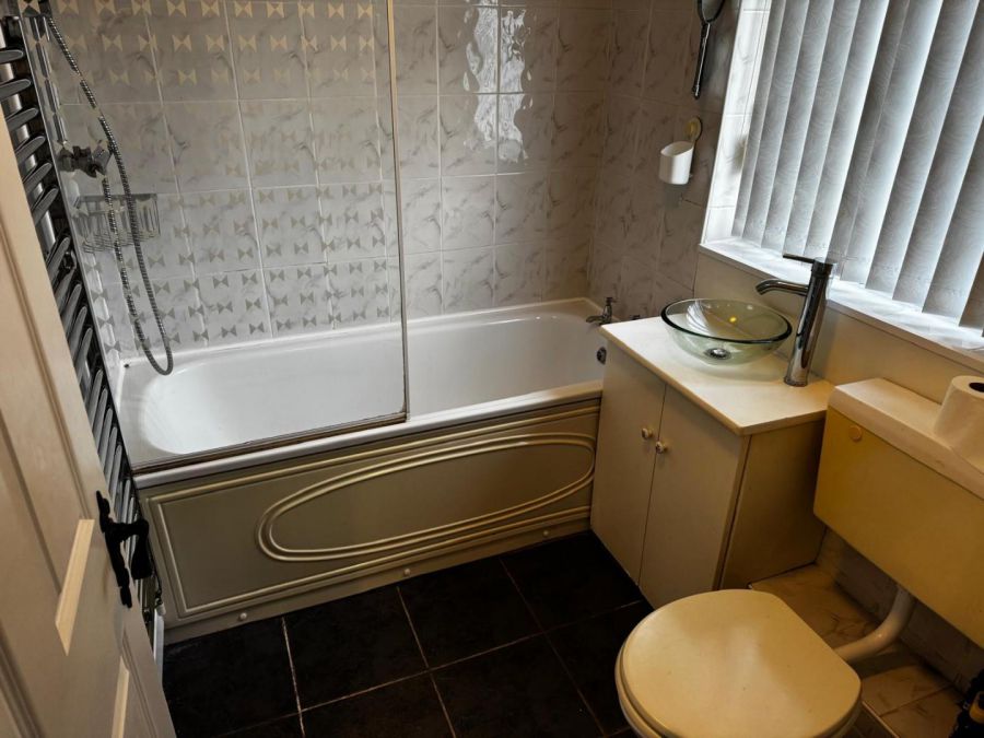 34C Downshire Avenue