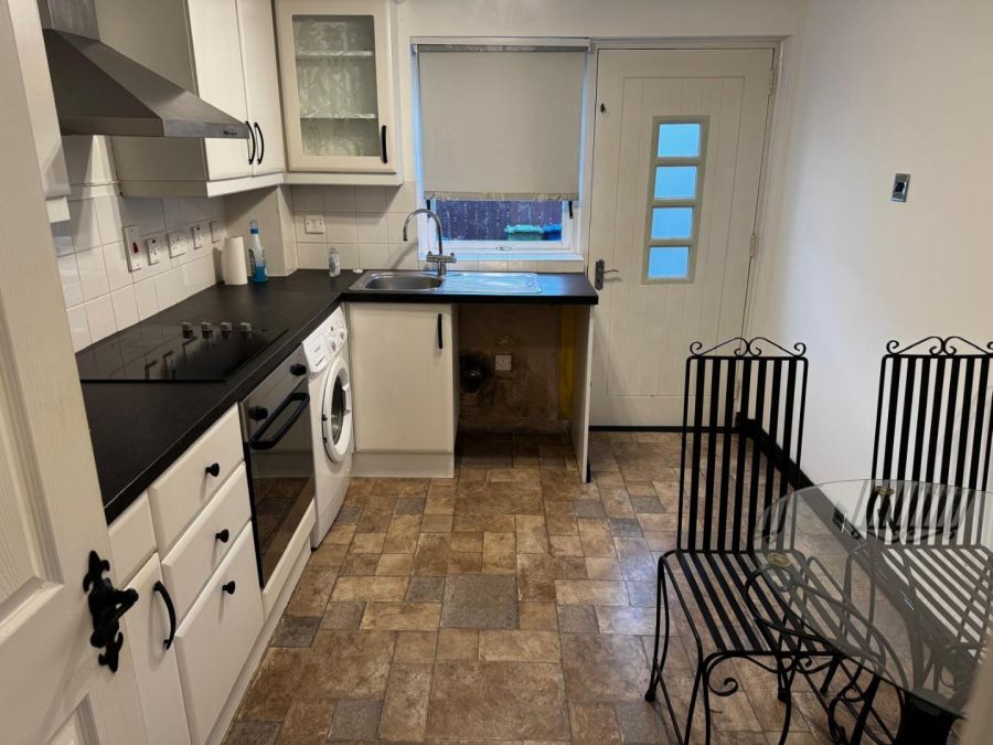 34C Downshire Avenue