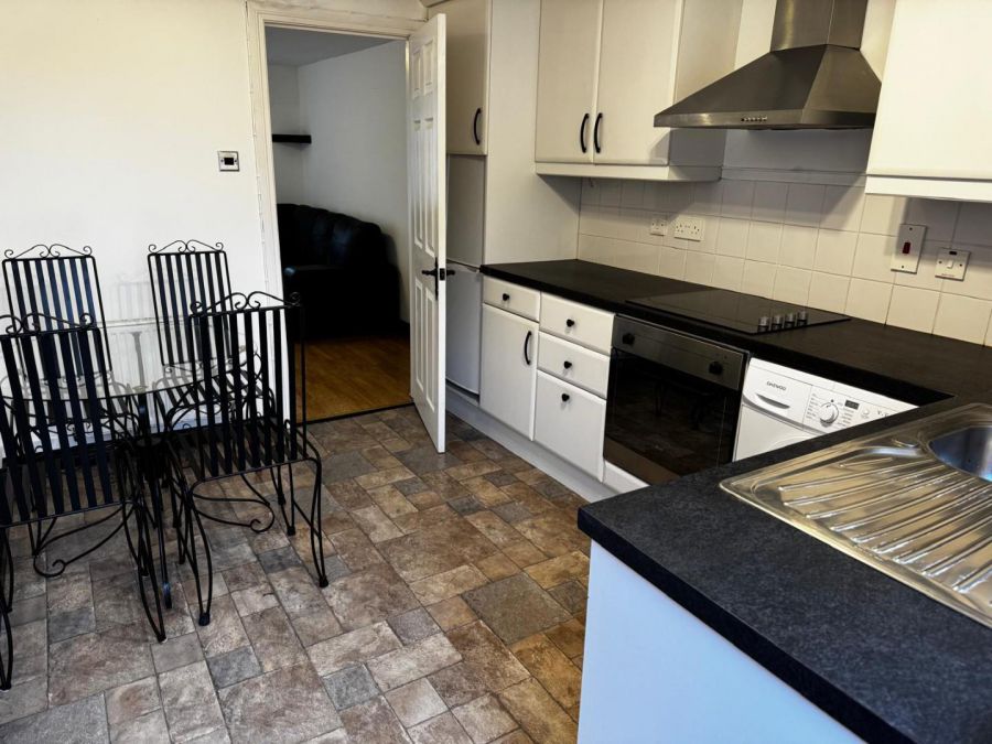 34C Downshire Avenue